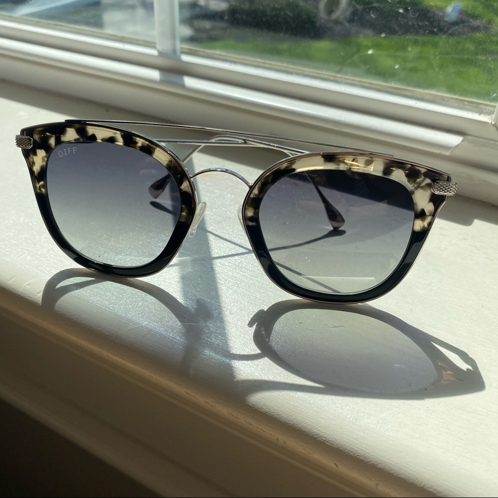 Diff Sunglasses - image 2